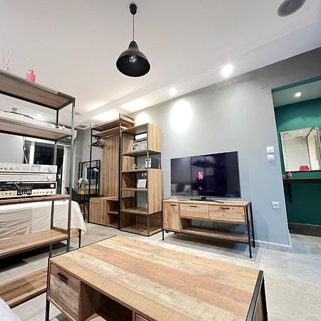 Modern Apartment In The Heart Of The City อเล็กซานโดรโพลิส ภายนอก รูปภาพ