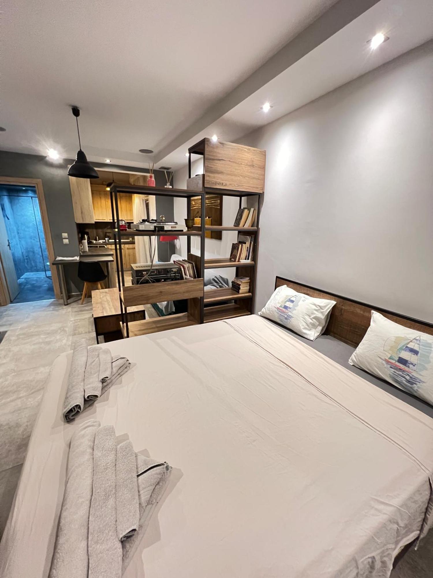 Modern Apartment In The Heart Of The City อเล็กซานโดรโพลิส ภายนอก รูปภาพ
