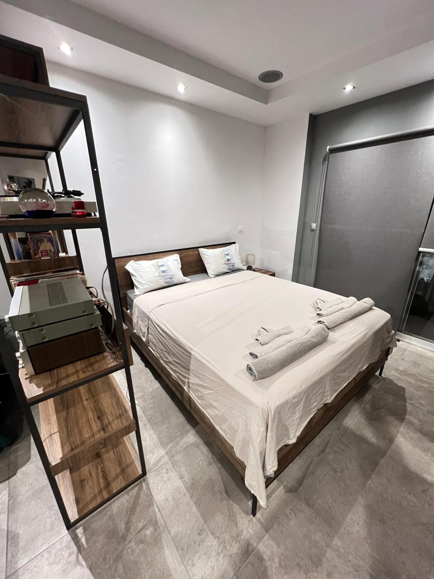Modern Apartment In The Heart Of The City อเล็กซานโดรโพลิส ภายนอก รูปภาพ