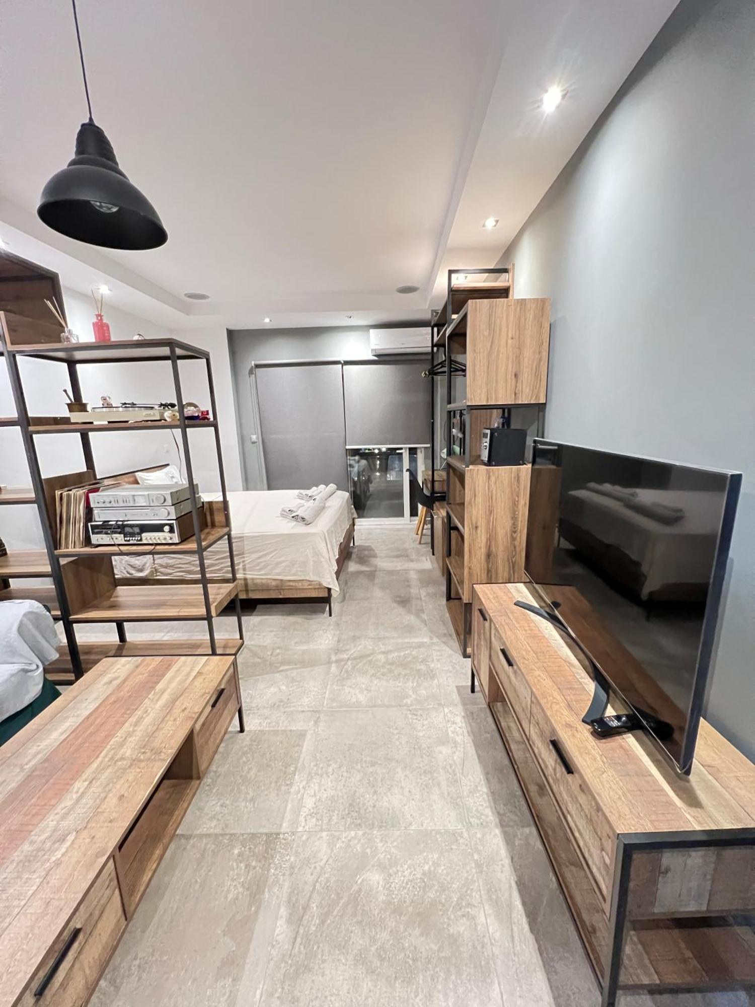 Modern Apartment In The Heart Of The City อเล็กซานโดรโพลิส ภายนอก รูปภาพ